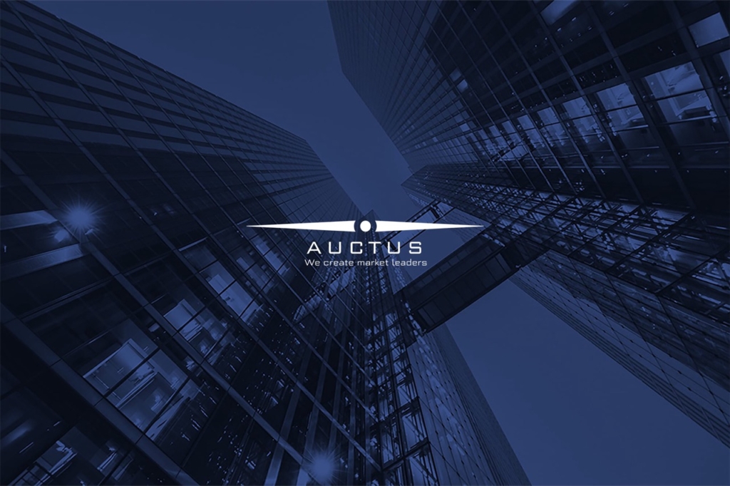 Groß (Munich_mit Logo und Claim ENG)